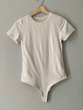 nuuds Heathered Cream and Pink Short Sleeve Crew Bodysuit